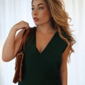 Designer Herman Geist 100% Wool Deep V-Neck Dress – Size 8 (Green)